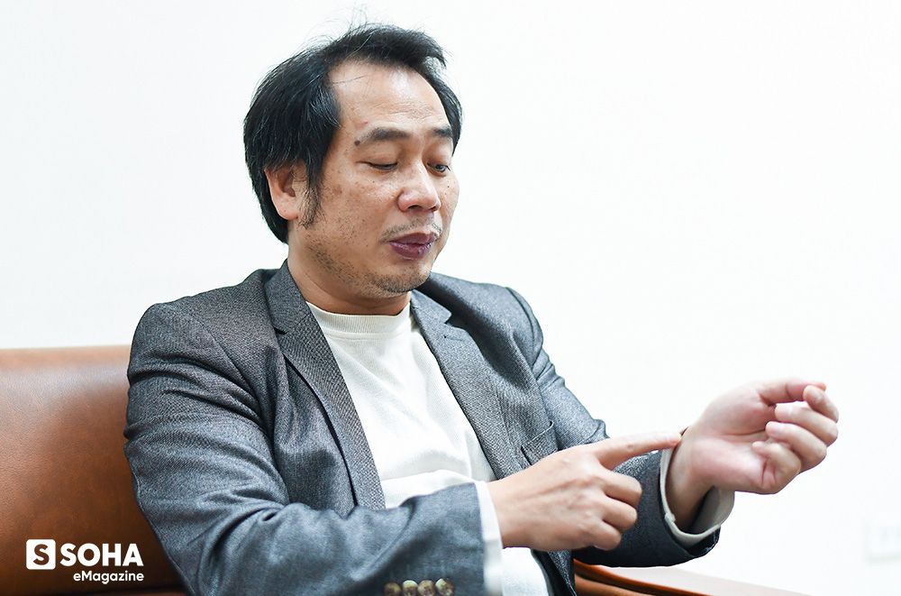 B&aacute;c sĩ Nguyễn Trung Cấp, Bệnh viện Nhiệt đới Trung ương: "Phải n&oacute;i thật, ch&uacute;ng t&ocirc;i qu&aacute; mệt mỏi, ch&uacute;ng t&ocirc;i qu&aacute; kiệt sức v&igrave; fake news". Ảnh: Soha.