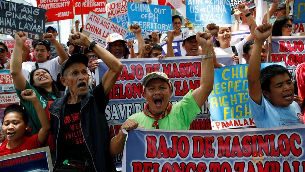 demonstrators-chant-anti