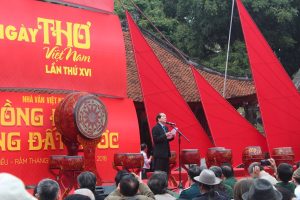 Trăn trở thời cuộc của một nhà thơ đi ngược dòng