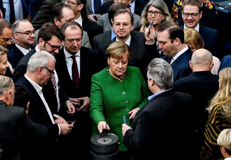 Angela Merkel, Thủ tướng Đức sắp từ nhiệm, tại Quốc hội Liên bang Đức. Ảnh chụp năm 2019. Nguồn: Filip Singer/ EPA, via Shutterstock.