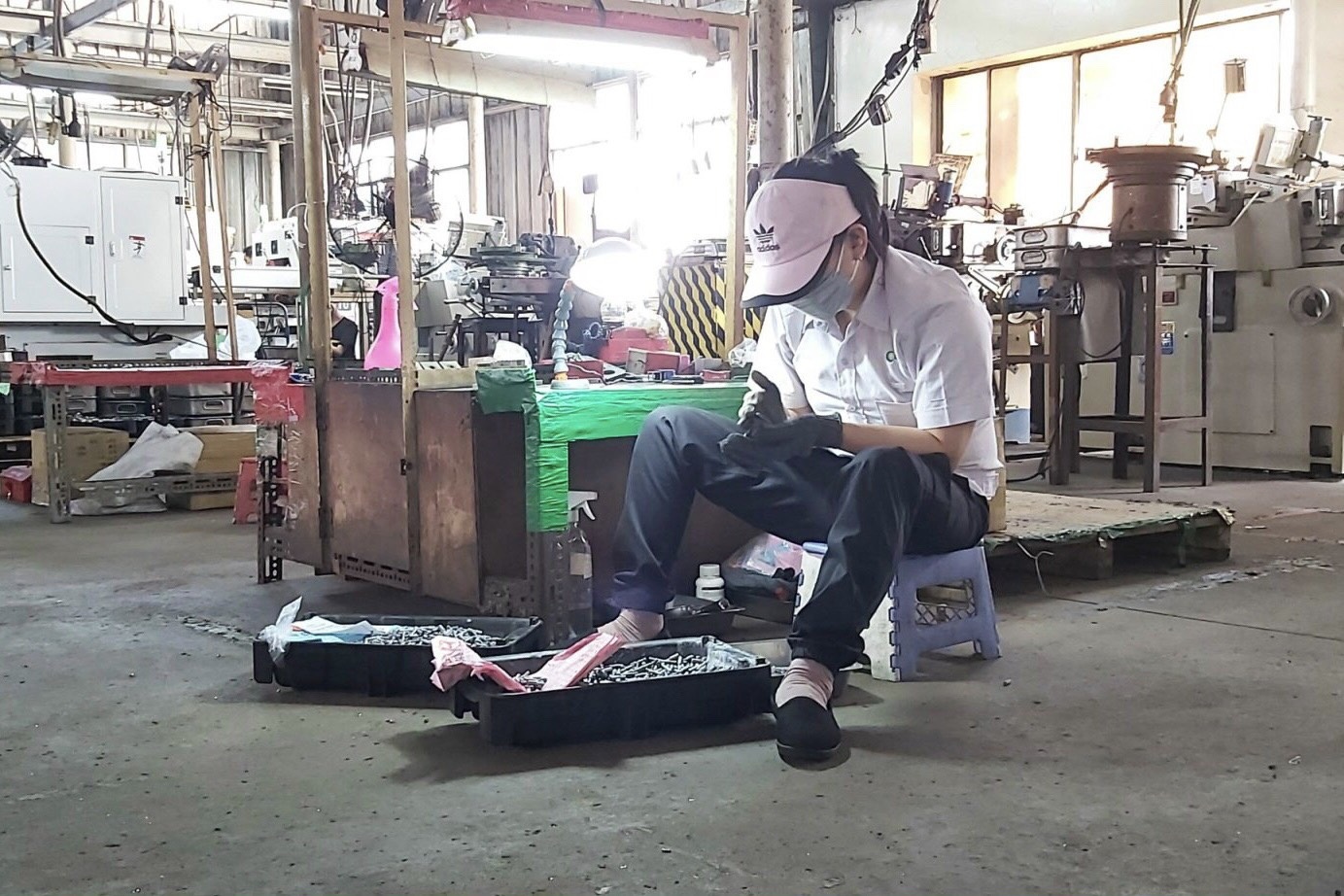 Nhà nước đã trải thảm đỏ cho doanh nghiệp FDI thế nào? Công nhân đang làm việc trong khu công nghiệp. Nguồn ảnh: Báo Dân Trí.