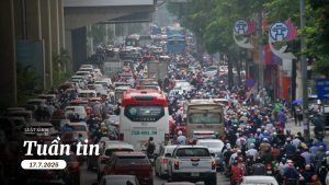 Thủ tướng chỉ thị TP. Hà Nội cấm xe máy chạy xăng vào vành đai 1 từ tháng 7/2026, TP. HCM chủ động xây dựng lộ trình. Phương tiện giao thông trên đường phố Hà Nội. Ảnh: Nguyễn Trường/Báo Thanh Niên.