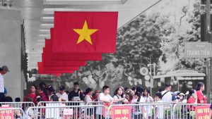 Yêu nước văn minh và bài học về quản lý đám đông 