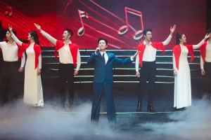 “Thưa Đảng” và thứ làm nên màn cười tập thể?