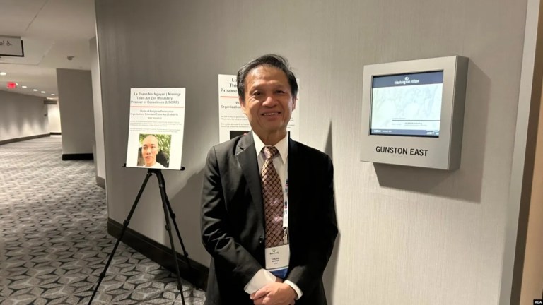 Ông Nguyễn Đình Thắng tại Hội nghị Tự do Tôn giáo Quốc tế (IRF Summit) ở Hoa Kỳ, ngày 5/2/2025. Nguồn ảnh: VOA News.